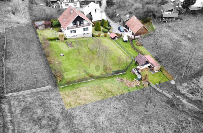 Rodinný dom s veľkou záhradou / 2024 m2 / - Skalité